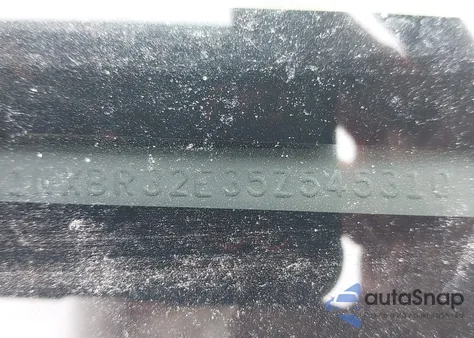 2005 Toyota Corolla Le из США, поврежденный, VIN 1NXBR32E35Z545310